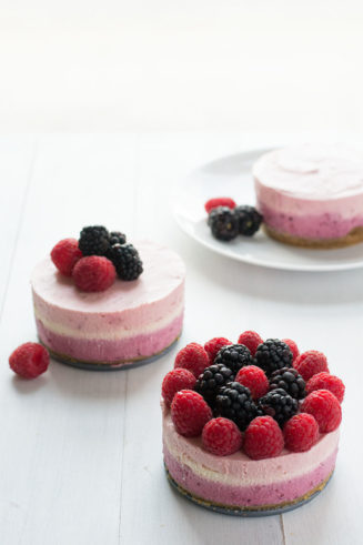 Berry Stripe No-Bake Mini Cheesecakes | siftandwhisk.com