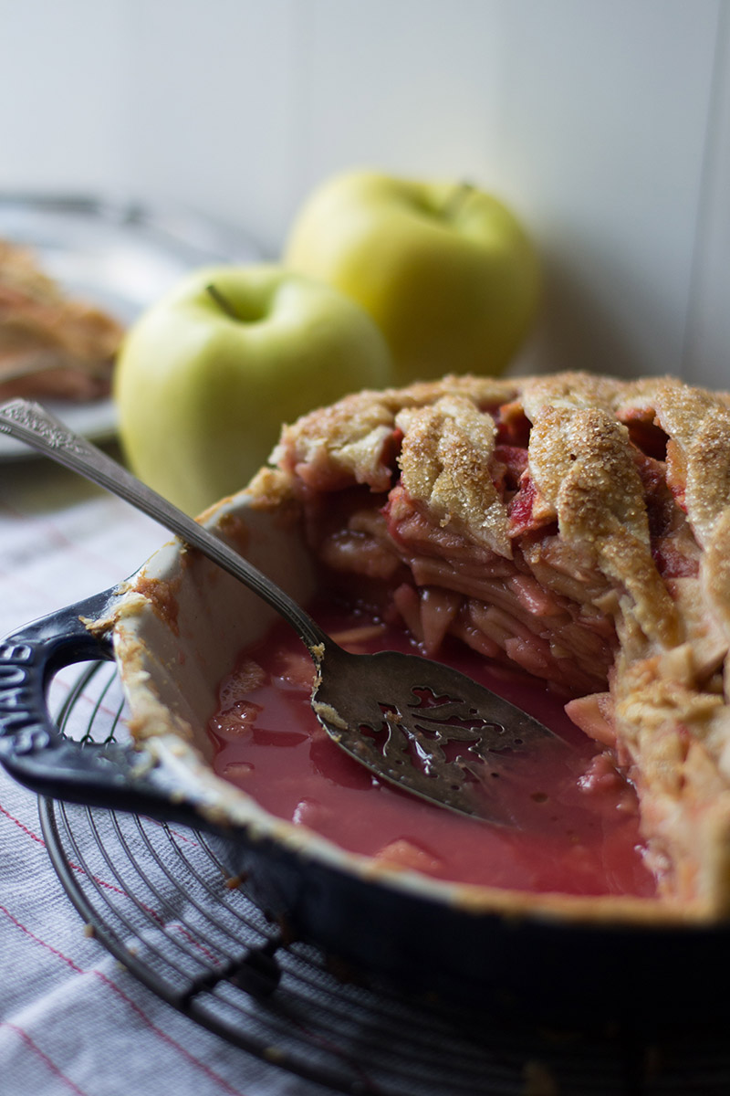 Four & Twenty Blackbirds' Blushing Apple Pie (Apple pie with a beet puree - Surprisingly delicious!) | siftandwhisk.com