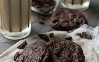 Chocolate Chocolate Chunk Cookies | siftandwhisk.com
