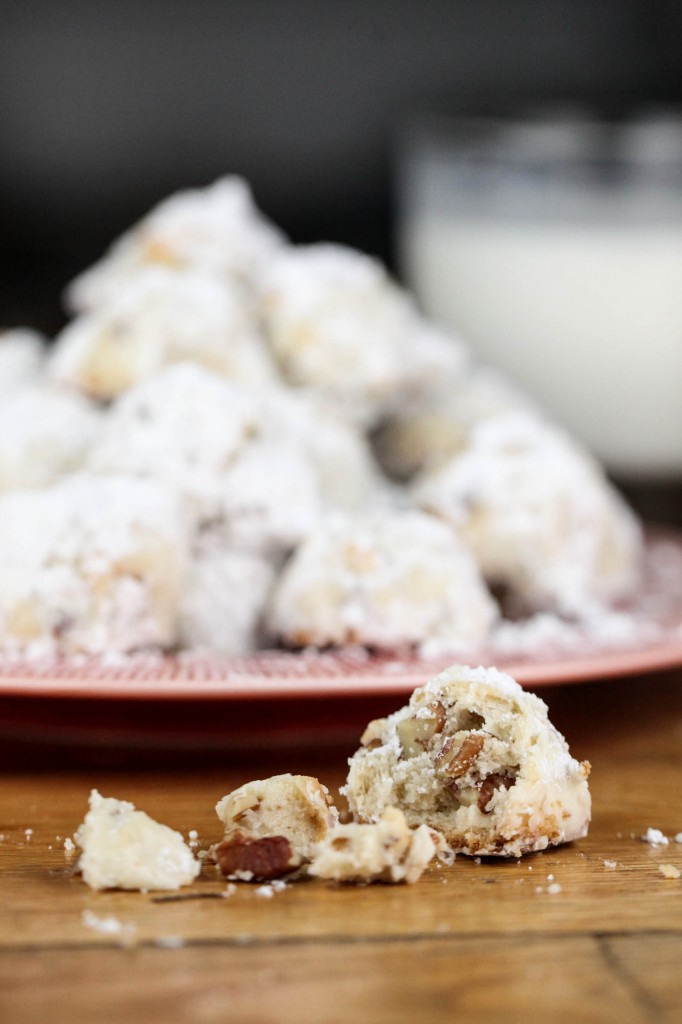 Traditional Mexican Wedding Cookies | ringfingertanline.com