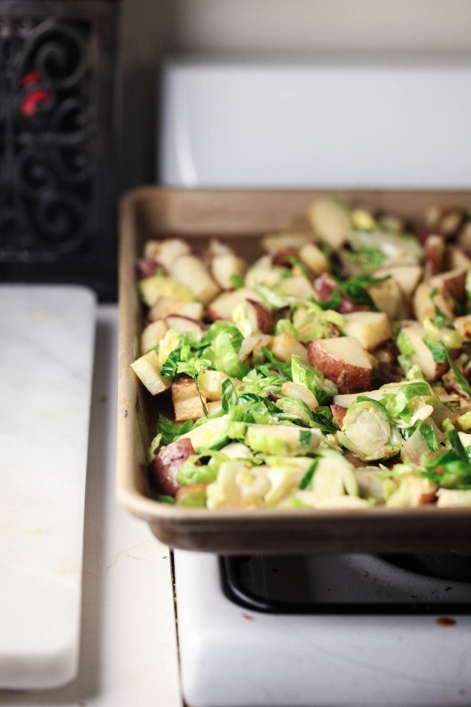 Potato and Brussels Sprouts Breakfast Hash | ringfingertanline.com
