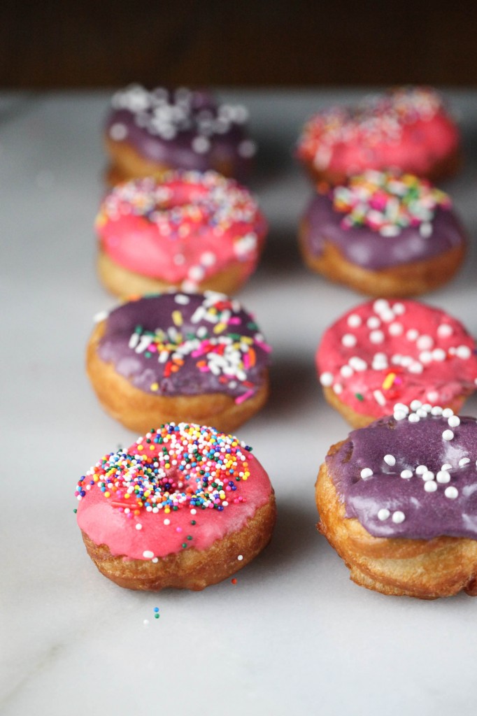 These Birthday Donuts are ready to party | from ringfingertanline.com