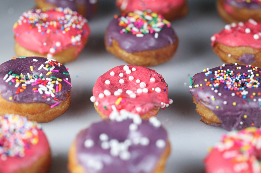 These Birthday Donuts are ready to party | from ringfingertanline.com