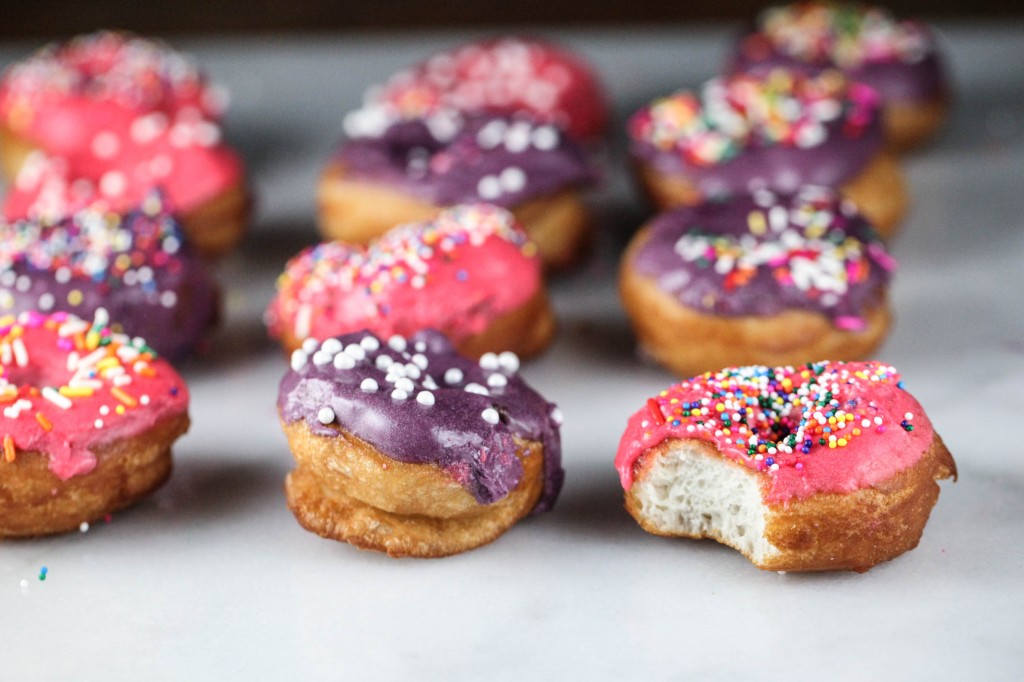 These Birthday Donuts are ready to party | from ringfingertanline.com