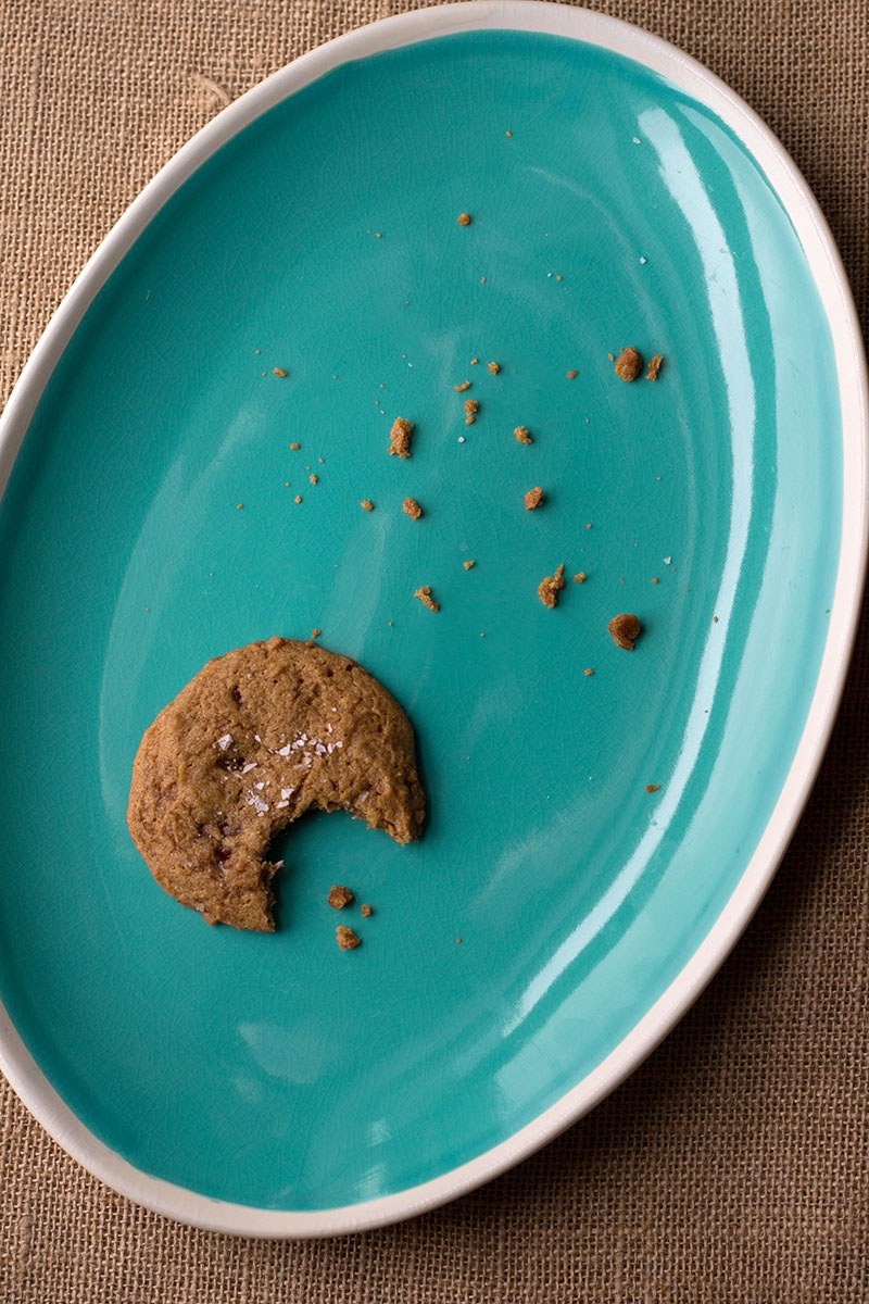 Chewy Salted Pumpkin Toffee Cookies. The BEST pumpkin cookie recipe! Not cakey!| siftandwhisk. com