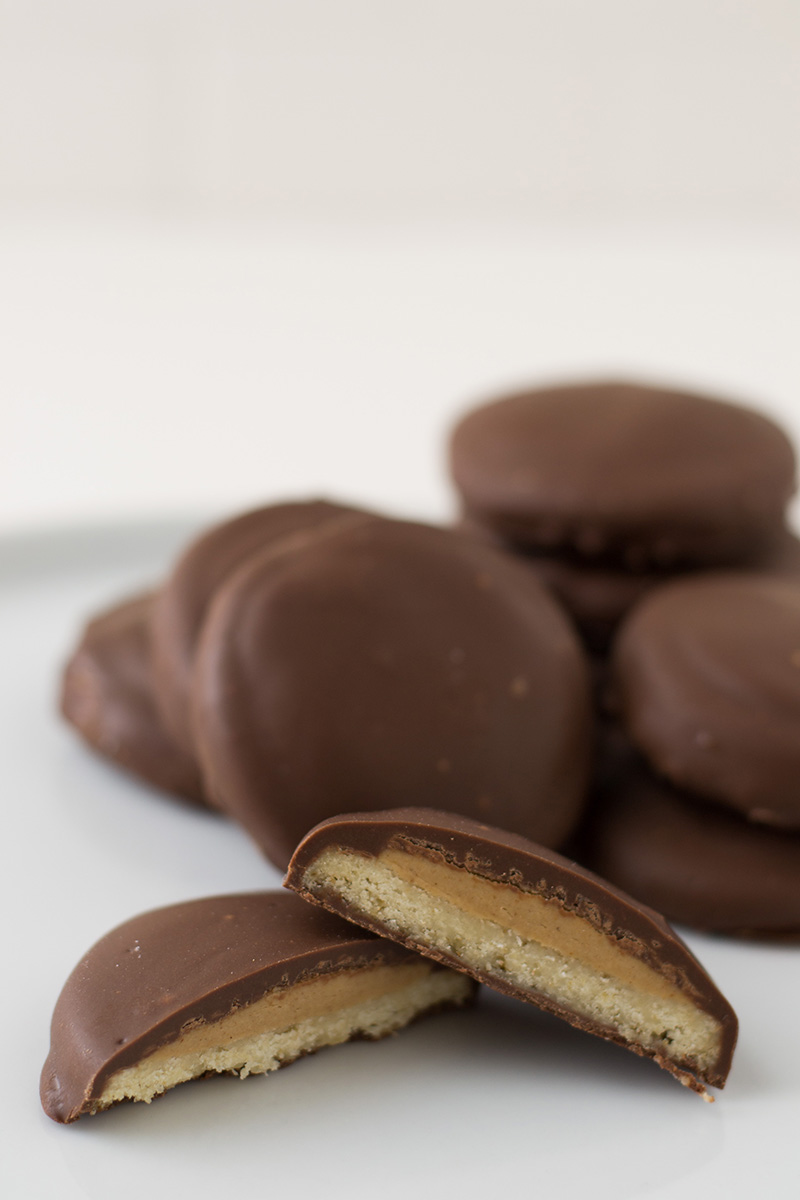 DIY Girl Scout Cookie Knockoffs (Tagalongs) | siftandwhisk.com