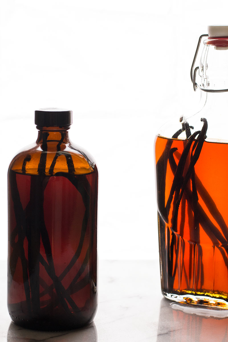 How To Make Homemade Vanilla Extract. It's SO much cheaper than store-bought and can be customized to your desires!