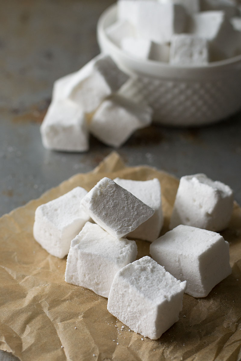 Homemade Vanilla Marshmallows | siftandwhisk.com