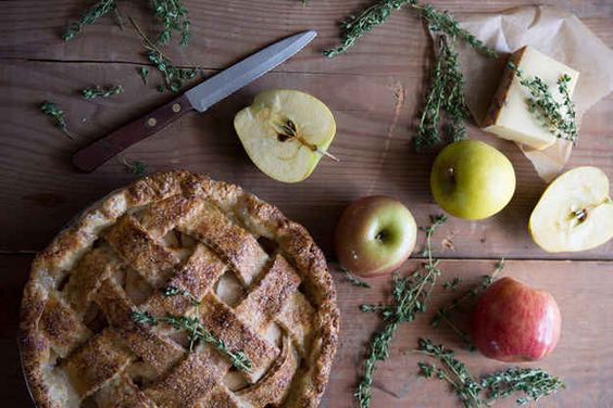 Apple Pie With a Smoky GruyÃ¨re Thyme Crust